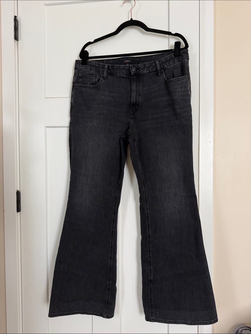 Quince Luna stretch flair faded black size 33 with 33inseam